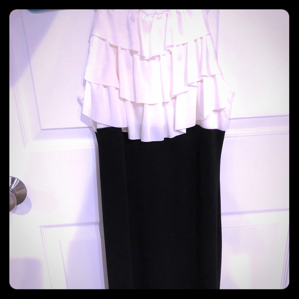 NEW! Chic black and white ruffle dress